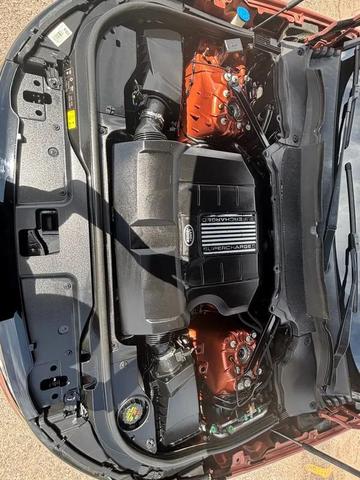 Photo of 2018 Orange Land Rover Discovery