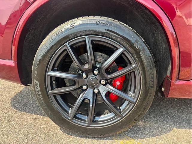 Photo of 2018 Octane Red Pearlcoat Dodge Durango