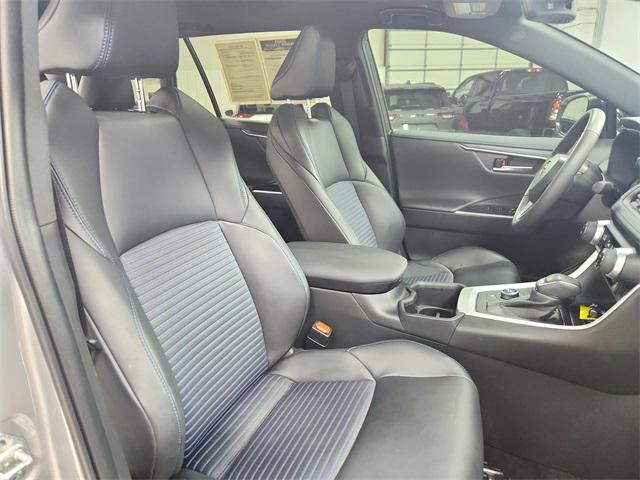 Photo of 2024 Silver Sky Metallic/Midnight Black Metallic Toyota RAV4 Hybrid