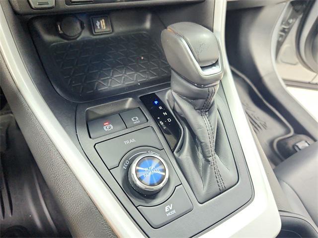 Photo of 2024 Silver Sky Metallic/Midnight Black Metallic Toyota RAV4 Hybrid