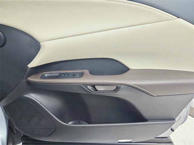 Photo of 2024 Iridium Lexus RX 350
