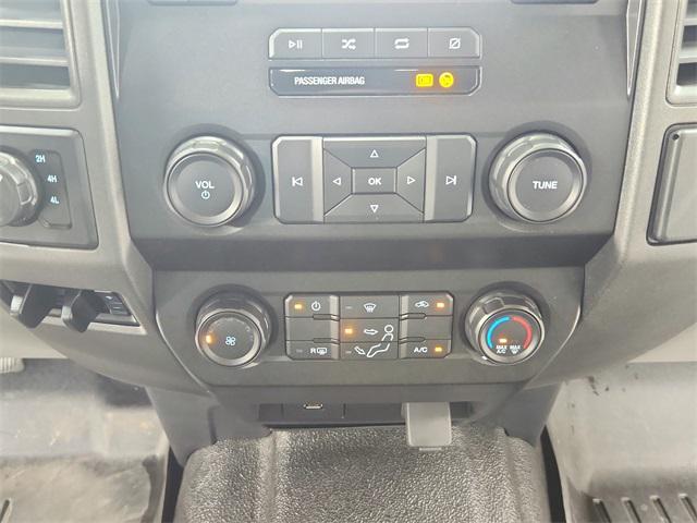 Photo of 2021 Oxford White Ford F-250