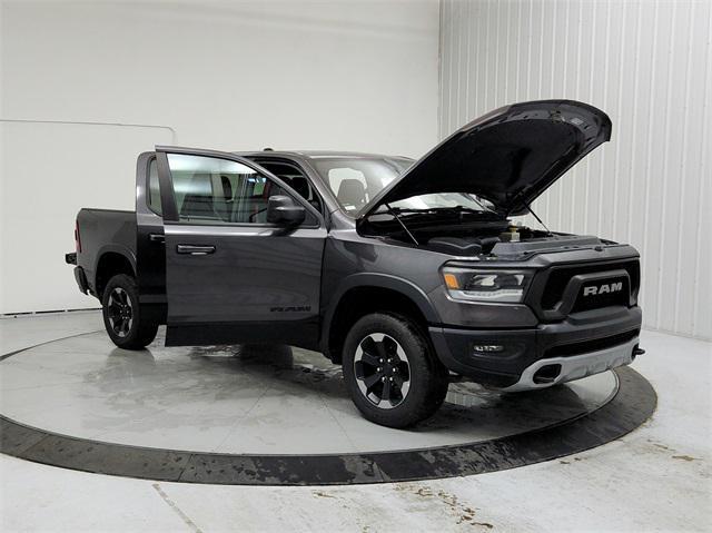 Photo of 2019 Granite Crystal Metallic Clearcoat RAM 1500