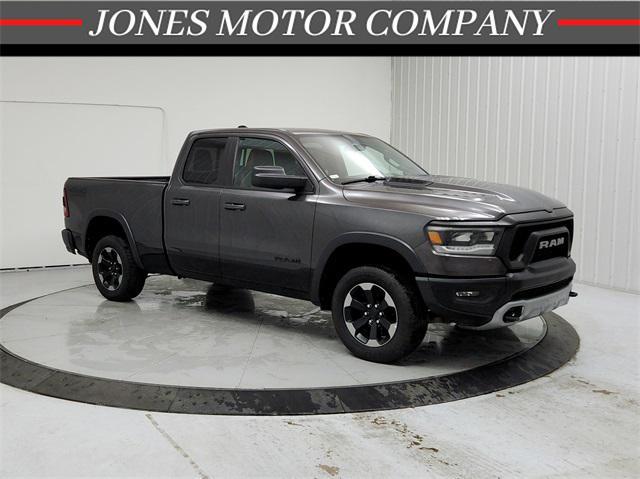 Photo of 2019 Granite Crystal Metallic Clearcoat RAM 1500