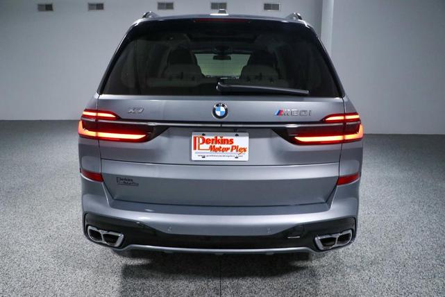 Photo of 2023 Gray Metallic BMW X7