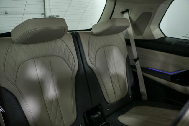 Photo of 2023 Gray Metallic BMW X7