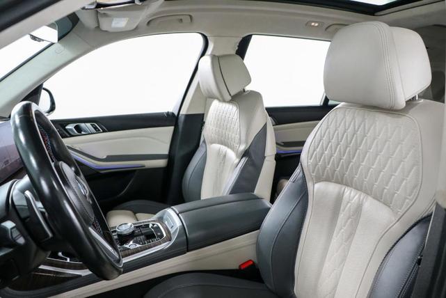 Photo of 2023 Gray Metallic BMW X7