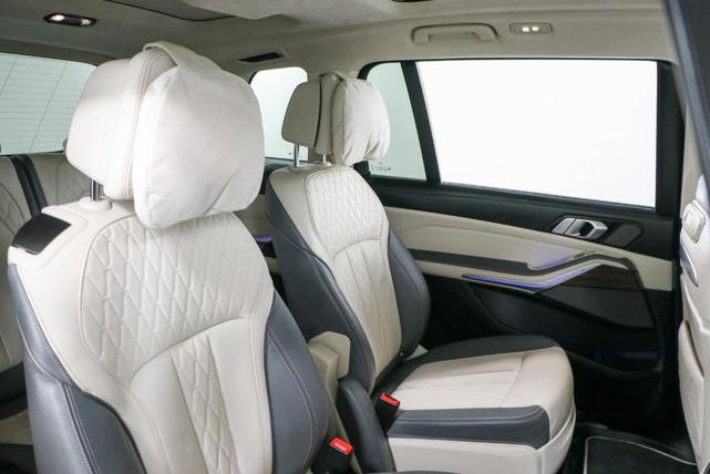 Photo of 2023 Gray Metallic BMW X7