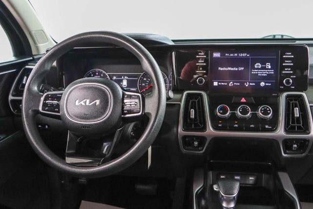 Photo of 2022 Gray Kia Sorento