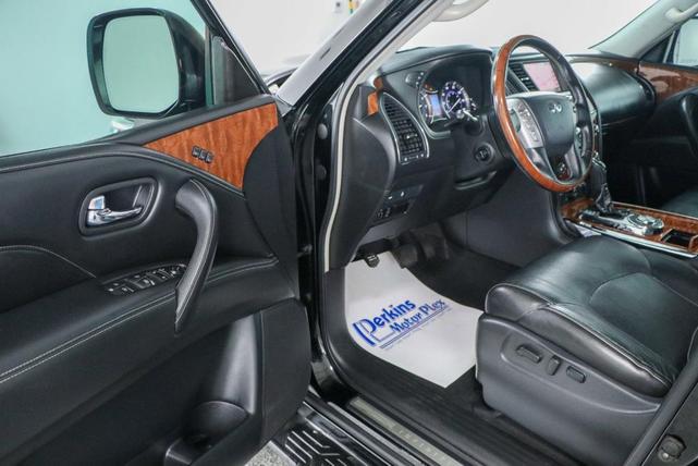 Photo of 2018 Black INFINITI QX80