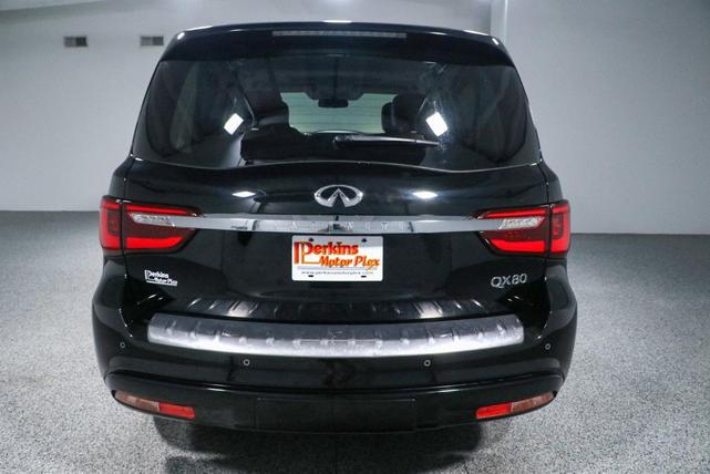 Photo of 2018 Black INFINITI QX80