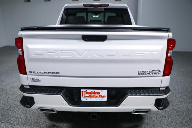 Photo of 2021 White Chevrolet Silverado 1500