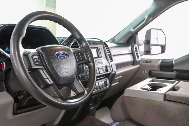 Photo of 2017 White Ford F-250