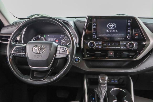 Photo of 2022 Purple Toyota Highlander