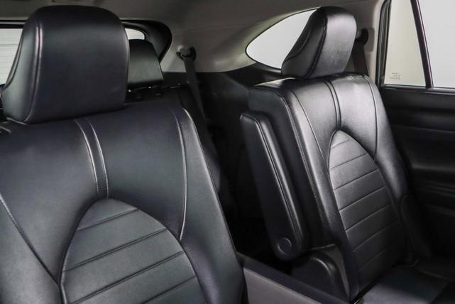 Photo of 2022 Purple Toyota Highlander