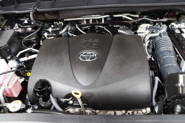 Photo of 2022 Purple Toyota Highlander
