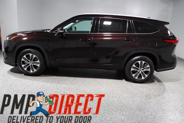 Photo of 2022 Purple Toyota Highlander