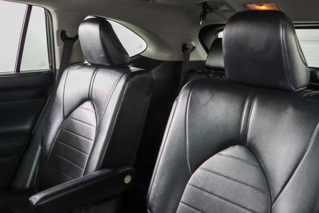 Photo of 2022 Purple Toyota Highlander