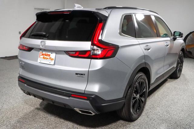 Photo of 2023 Silver Honda CR-V Hybrid
