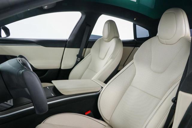 Photo of 2022 Black Tesla Model S