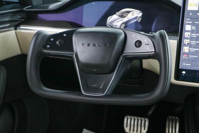 Photo of 2022 Black Tesla Model S