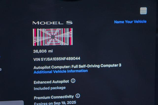 Photo of 2022 Black Tesla Model S
