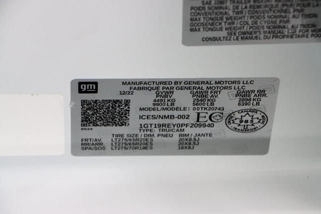 Photo of 2023 White GMC Sierra 2500