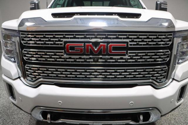 Photo of 2023 White GMC Sierra 2500