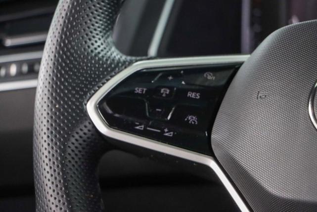 Photo of 2022 Oryx White Pearl Effect Volkswagen Tiguan