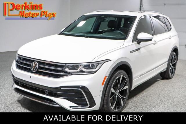 Photo of 2022 Oryx White Pearl Effect Volkswagen Tiguan