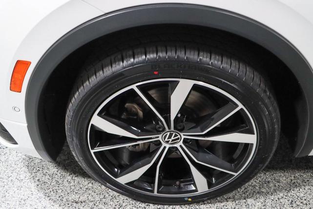 Photo of 2022 Oryx White Pearl Effect Volkswagen Tiguan