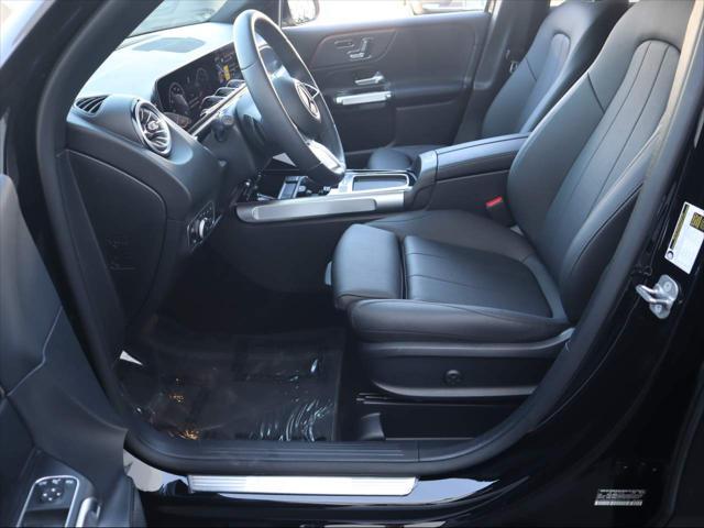 Photo of 2024 Night Black Mercedes-Benz GLB 250