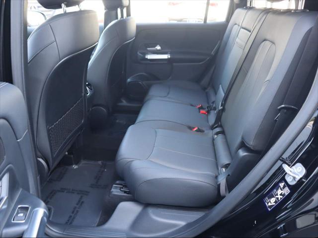 Photo of 2024 Night Black Mercedes-Benz GLB 250