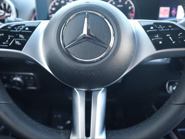 Photo of 2024 Night Black Mercedes-Benz GLB 250