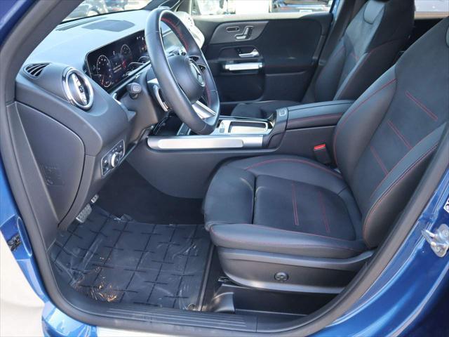 Photo of 2024 Starling Blue Metallic Mercedes-Benz GLB 250