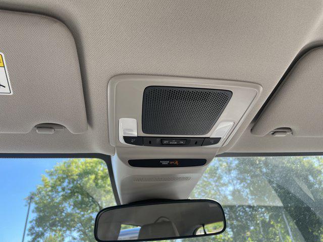 Photo of 2025 Nordic Forest Pearl Honda HR-V