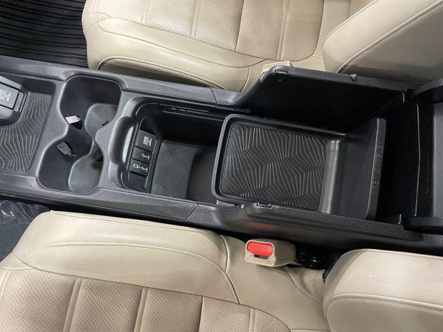 Photo of 2019 Platinum White Pearl Honda CR-V
