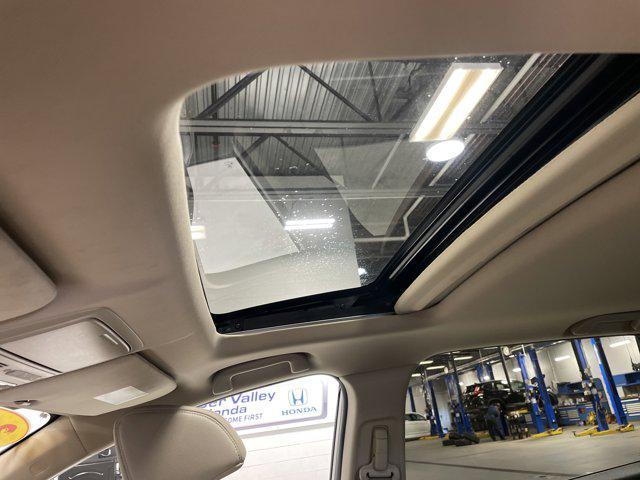 Photo of 2019 Platinum White Pearl Honda CR-V