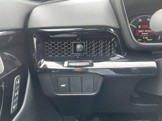 Photo of 2026 Platinum White Pearl Honda CR-V Hybrid