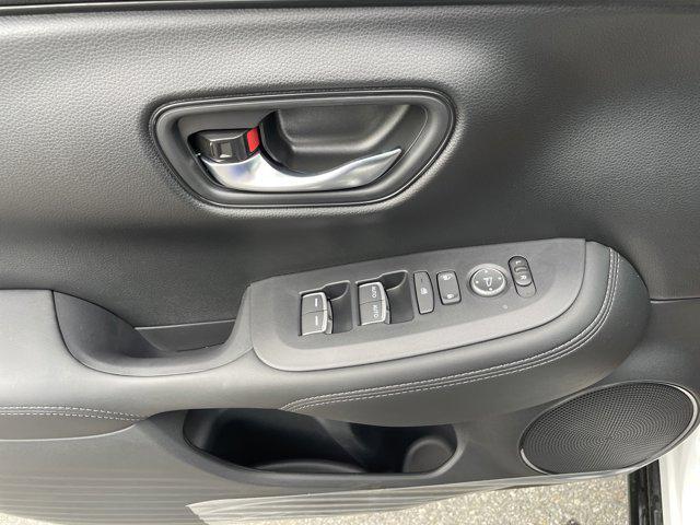 Photo of 2026 Platinum White Pearl Honda HR-V