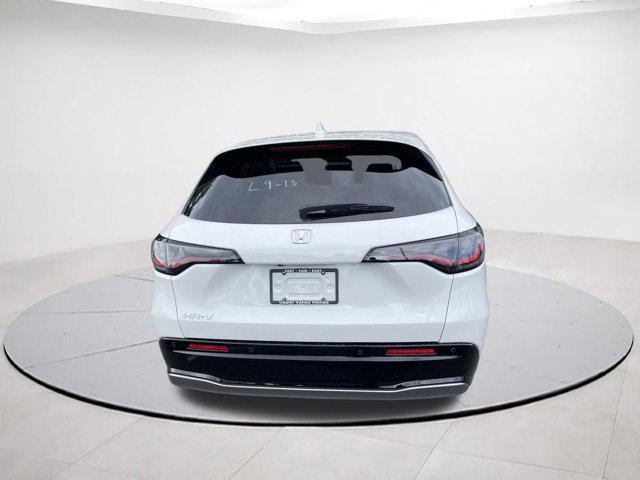 Photo of 2026 Platinum White Pearl Honda HR-V