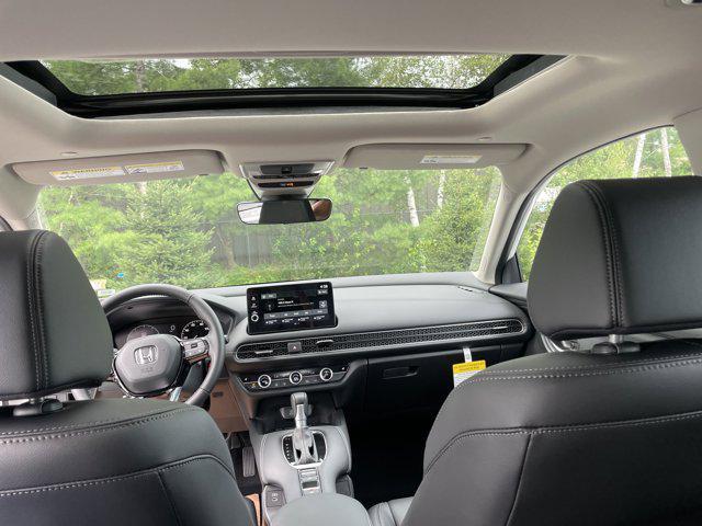 Photo of 2026 Platinum White Pearl Honda HR-V