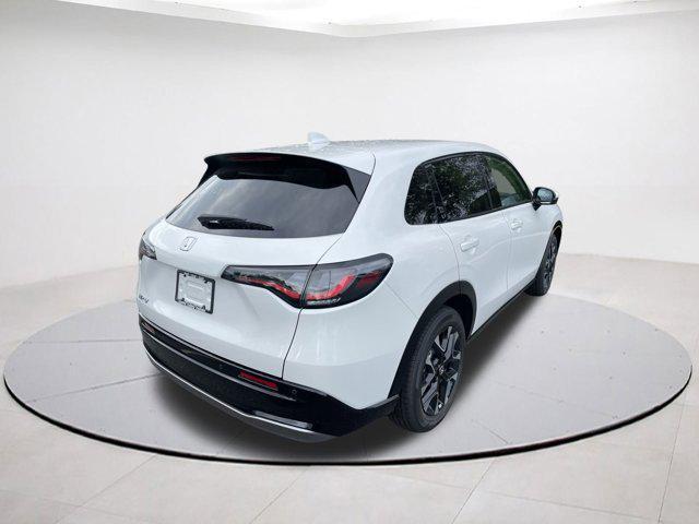 Photo of 2026 Platinum White Pearl Honda HR-V