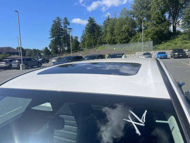 Photo of 2025 Platinum White Pearl Honda CR-V