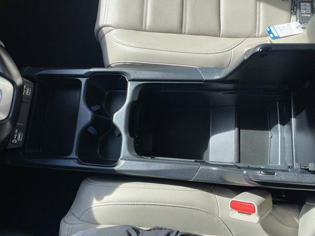Photo of 2022 Platinum White Pearl Honda CR-V
