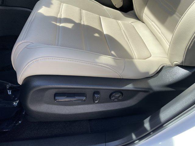 Photo of 2022 Platinum White Pearl Honda CR-V