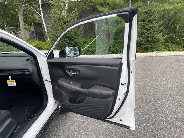 Photo of 2026 Platinum White Pearl Honda HR-V