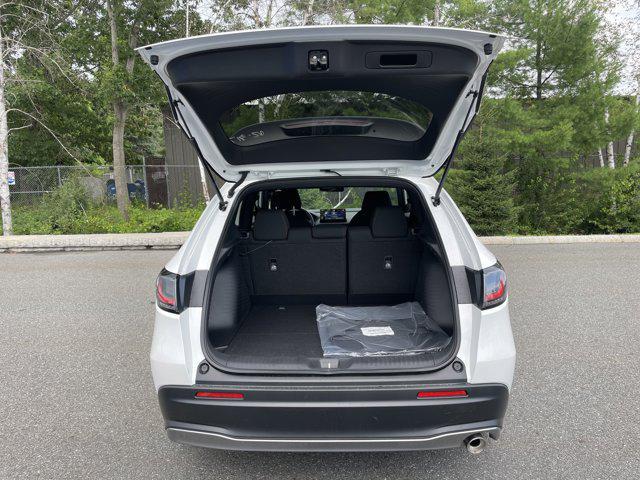 Photo of 2026 Platinum White Pearl Honda HR-V
