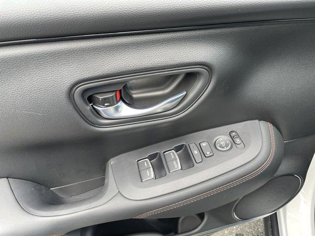 Photo of 2026 Platinum White Pearl Honda HR-V