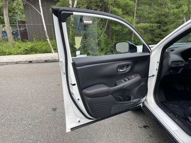 Photo of 2026 Platinum White Pearl Honda HR-V